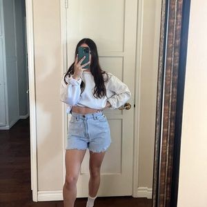 Levi high waisted short.